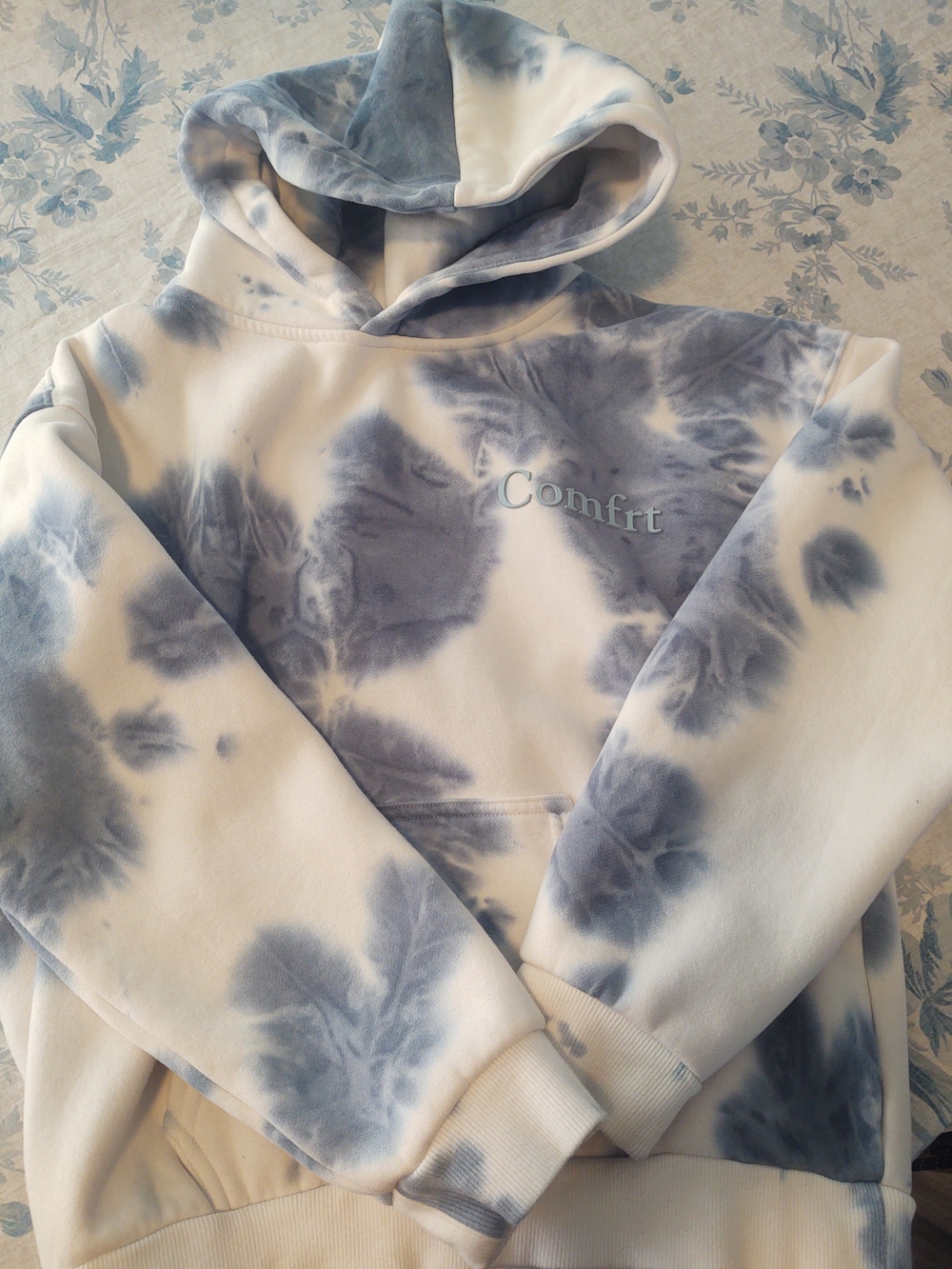 Comfrt Kids Blue Tie-Dye Hoodie Sweatshirt Size Large
